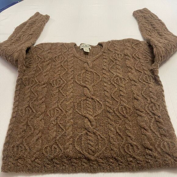 L.L. Bean Women’s Brown VTG Cable Knit Wool Sweater Size Small - Picture 5 of 7